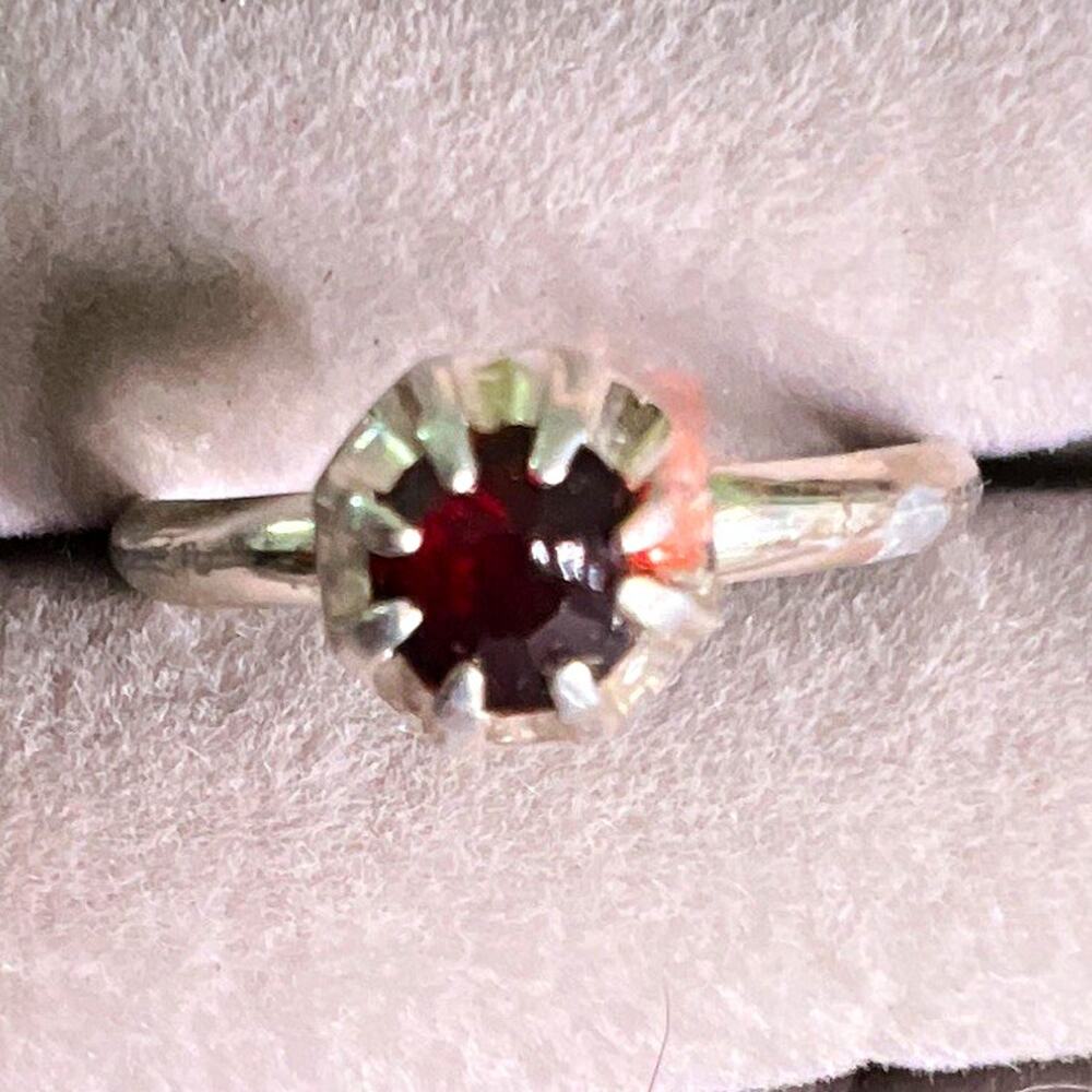 Vintage Silver Tone Ring Round Red Stone Prong Setting 6